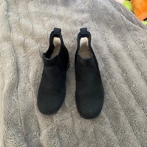 Ugg waterproof ankle boots.